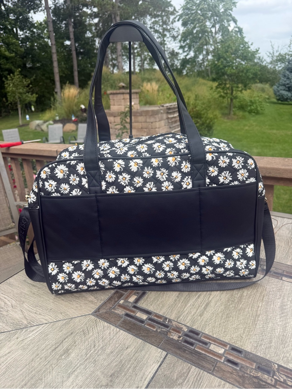 NWT Betsey Johnson Quilted Daisy Weekender Duffel Large Bag - Picture 5 of 11